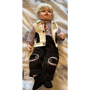 Vintage Cathay Collection Vinyl Musical Doll Limited Edition Boy. Twinkle star